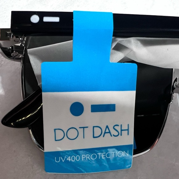 Dot Dash Unisex Whizz Sunglasses
NWT SILVER-One Size - Picture 7 of 11